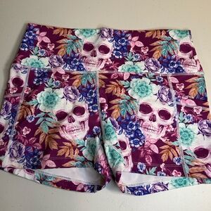 Constantly Varied Gear Flower Skulls 5” shorts Size M